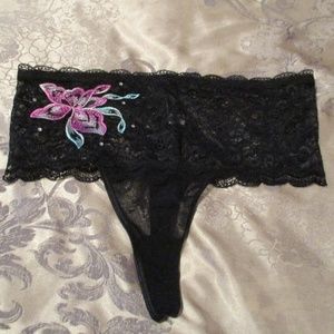 BLACK LACE THONG